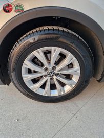 Volkswagen Tiguan - 5