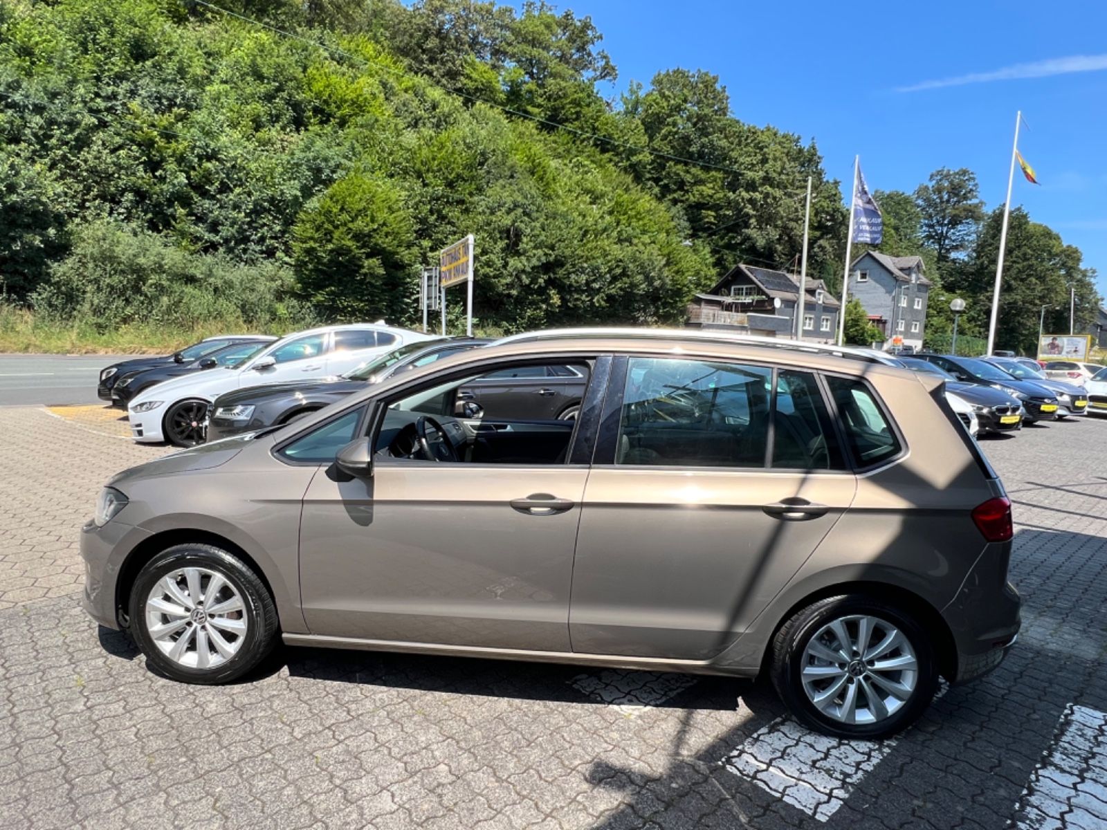 Fahrzeugabbildung Volkswagen Golf Sportsvan VII Comfortline *MASSAGE-SITZE *