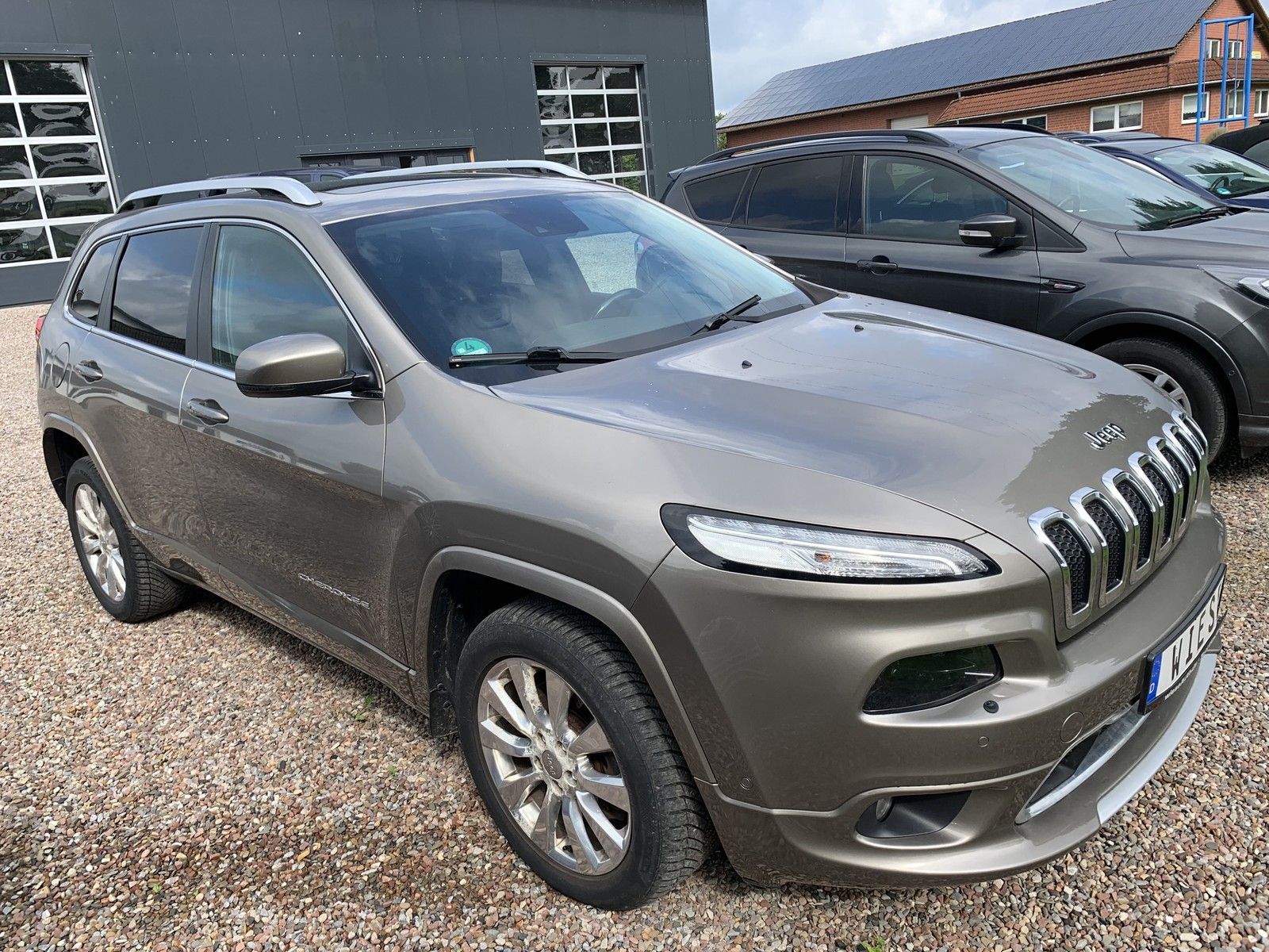 Jeep Cherokee - 1