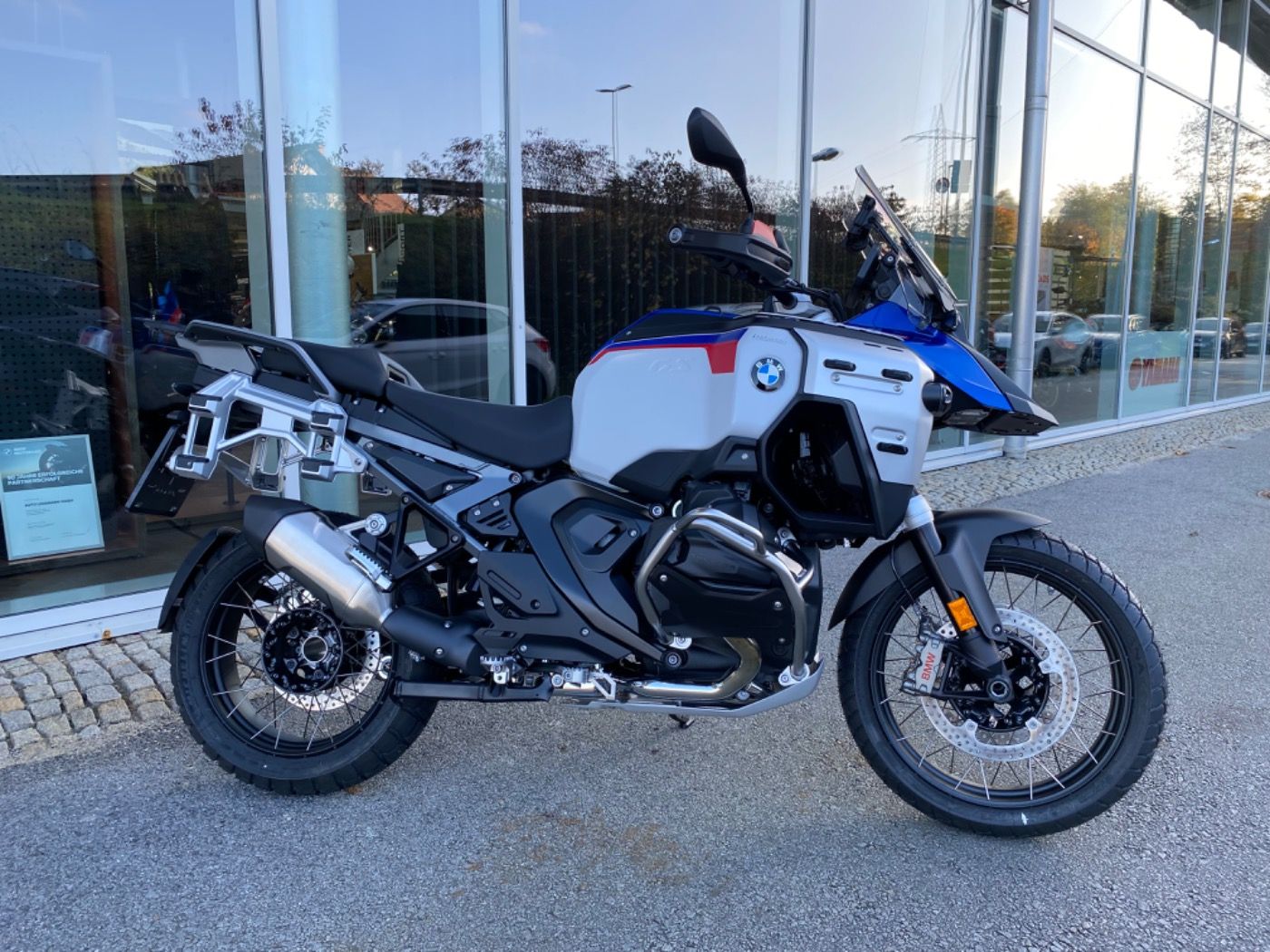 Fahrzeugabbildung BMW R 1300 GS Adventure Trophy