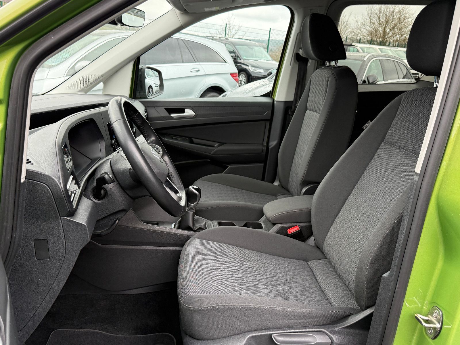 Fahrzeugabbildung Volkswagen Caddy Life 2.0 TDI ACC DAB PDC SHZ Winterpaket