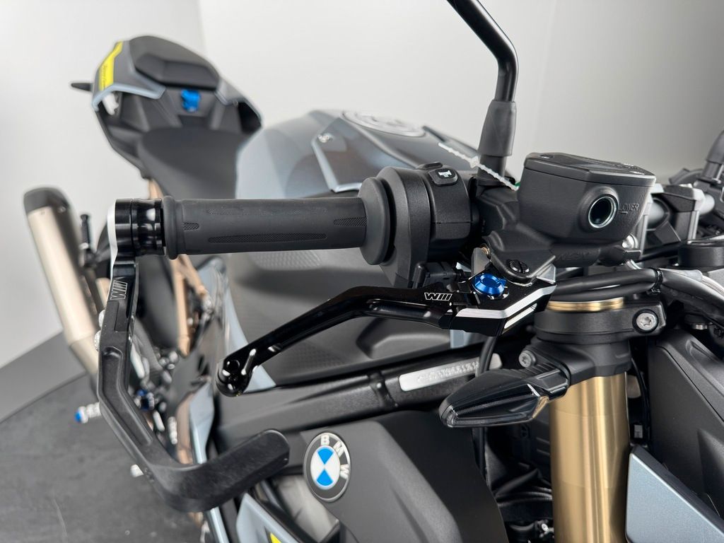 Fahrzeugabbildung BMW S1000 R *VOLLAUSSTATTUNG *SCHMIEDERÄDER