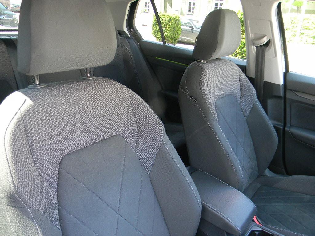 Volkswagen Golf VIII Lim. Style 1,5 TSI 6 GANG KAMERA, миниатюра 7