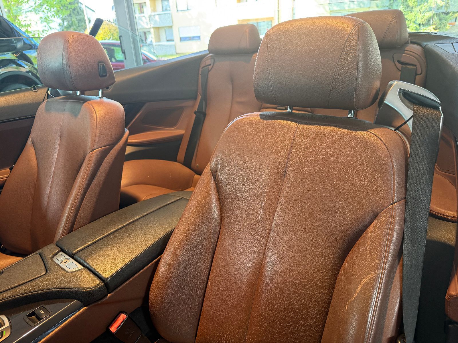 Fahrzeugabbildung BMW 640 Cabrio d xDrive/KAMERA/NAVI/MEMORY/BI-XENON
