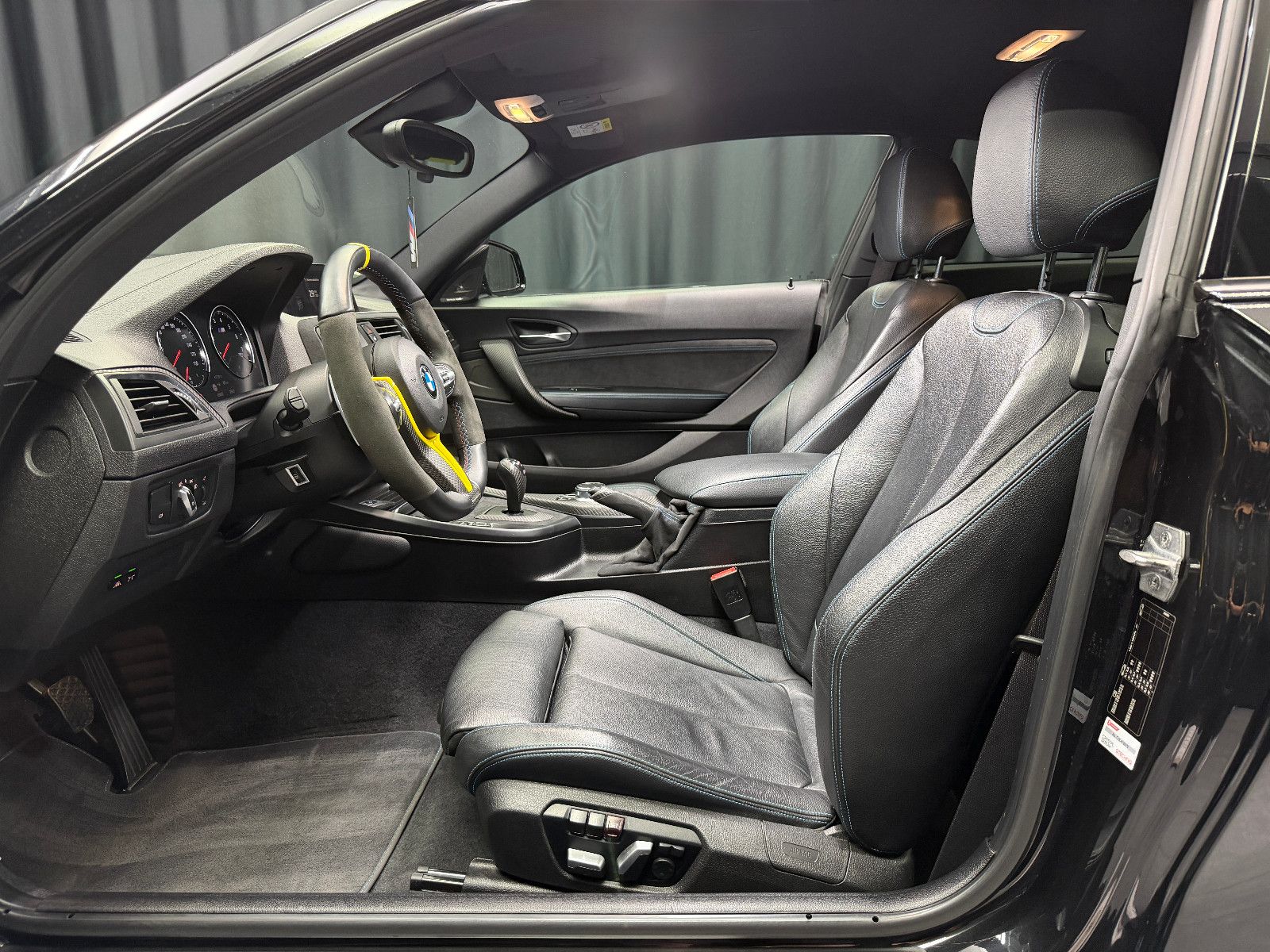 Fahrzeugabbildung BMW M2 Coupe |HJS|H/K|M-PERFORMANCE|H&R