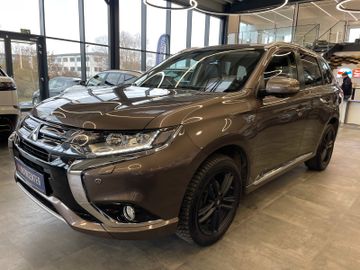 Mitsubishi Outlander PHEV Top 4WD *KAMERA*NAVI*LEDER*AHK*