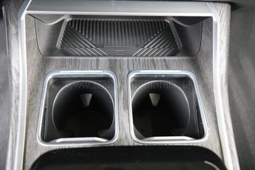 BMW 750 - 10