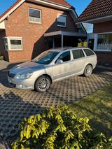 Skoda Octavia Kombi 1.6 TDI - Skoda Octavia aus 2012 mit Diesel-Antrieb: Kombi, 1.6