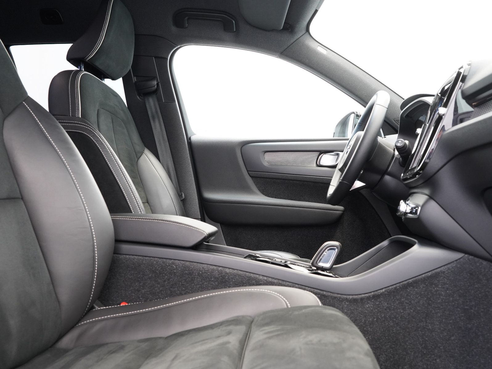Fahrzeugabbildung Volvo XC40 T5 Recharge Plug-In R Design ACC/KAMERA/AHK