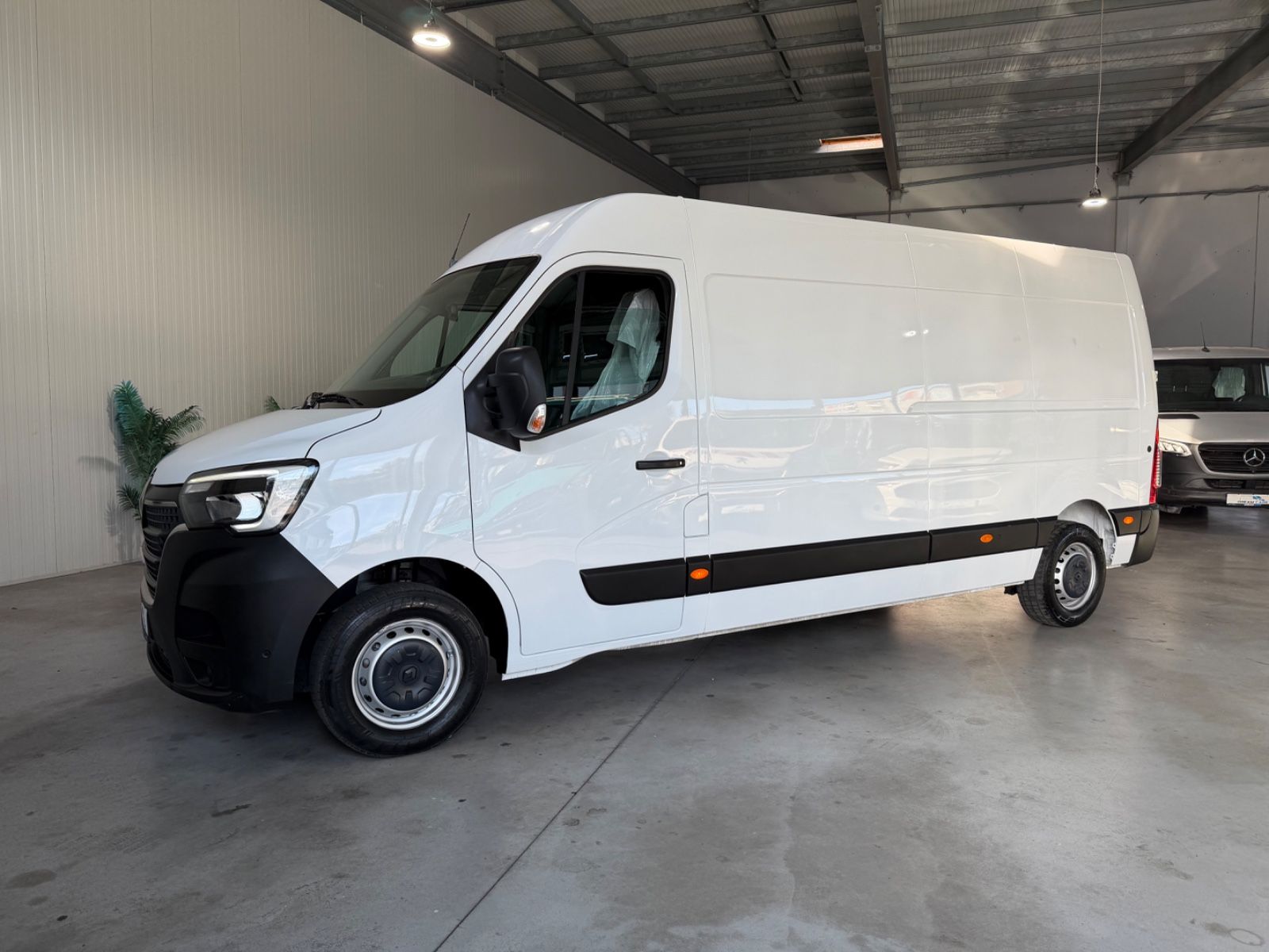Renault Master III Kasten L3H2