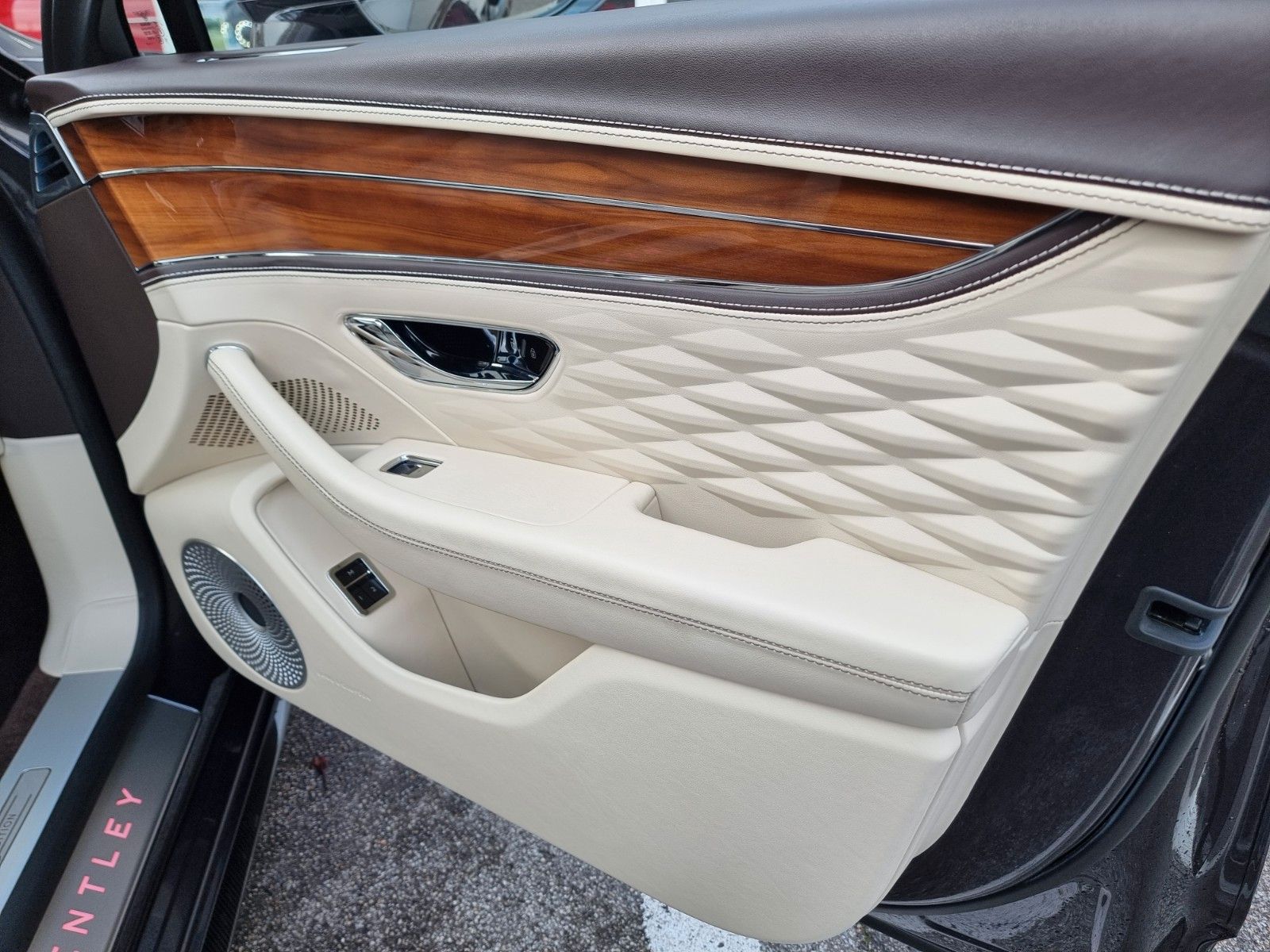 Fahrzeugabbildung Bentley Flying Spur 6.0 W12/Full options!/UPE 340tEuro