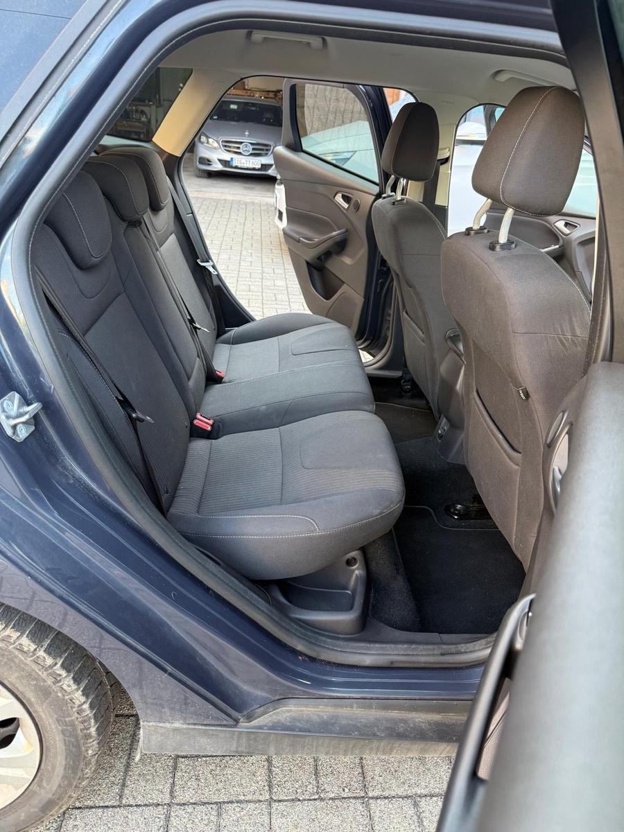 Ford Focus 2014 — photo 10