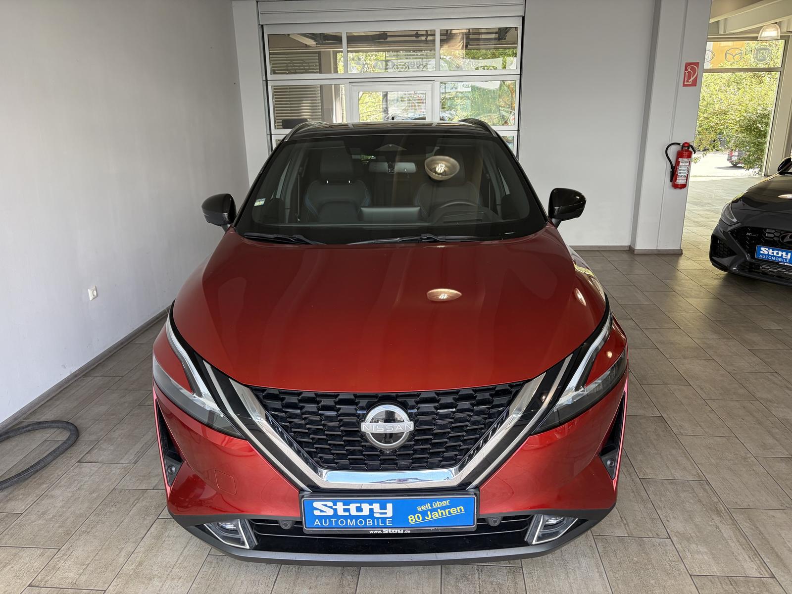 Nissan Qashqai 1.3 X-TRONIC 4x4Navi P.Dach AVM E.Klappe