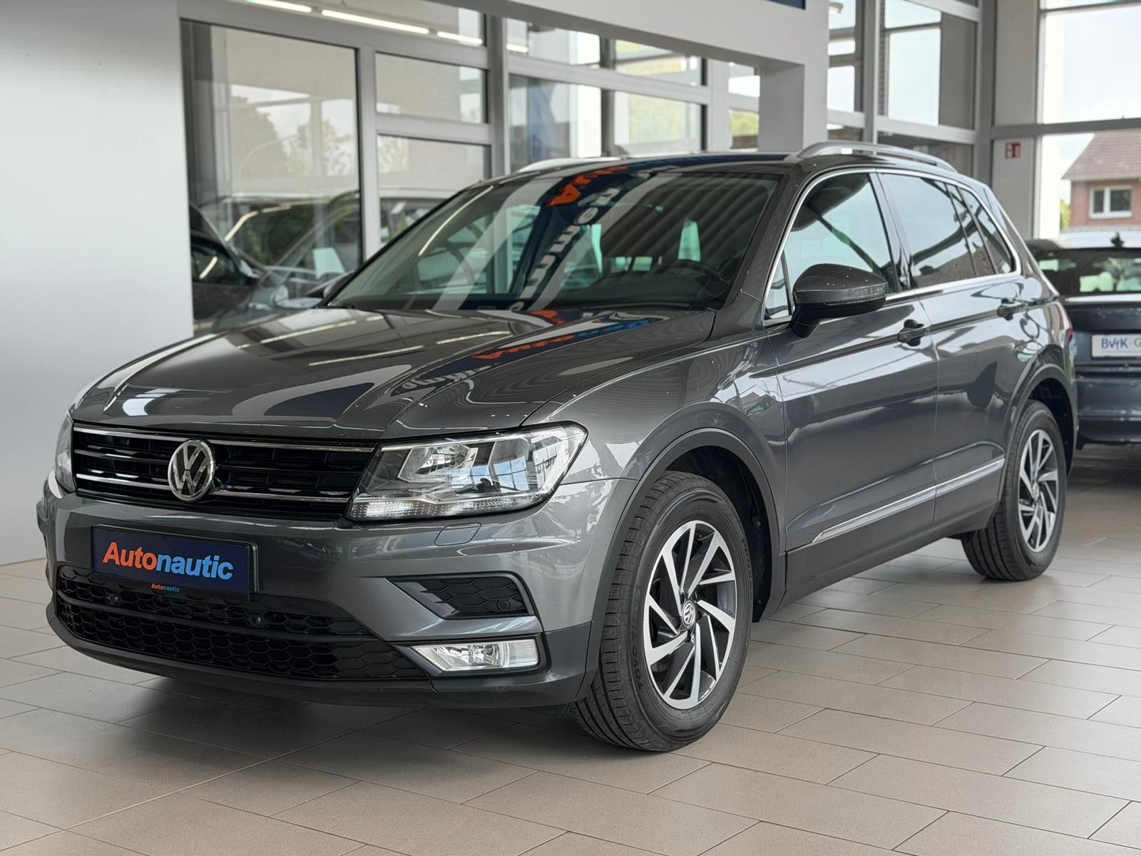 Fahrzeugabbildung Volkswagen Tiguan 2.0TDI Sound SITZHZG ACC NAVI AHK 8xALU