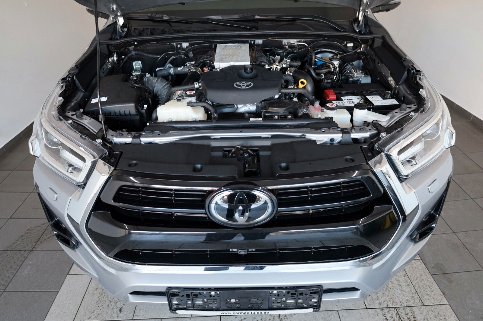 Fahrzeugabbildung Toyota Hilux 2.8 Executive,Navi,LED,Rollo,Rollbügel,AHK