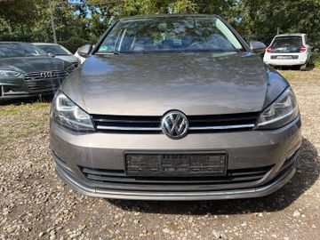 Volkswagen Golf - 2