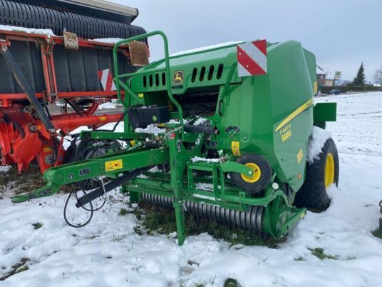 John Deere F441M