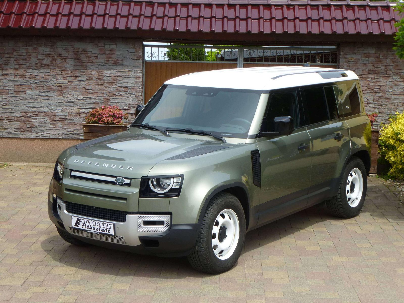 Land Rover Defender 110 Basis