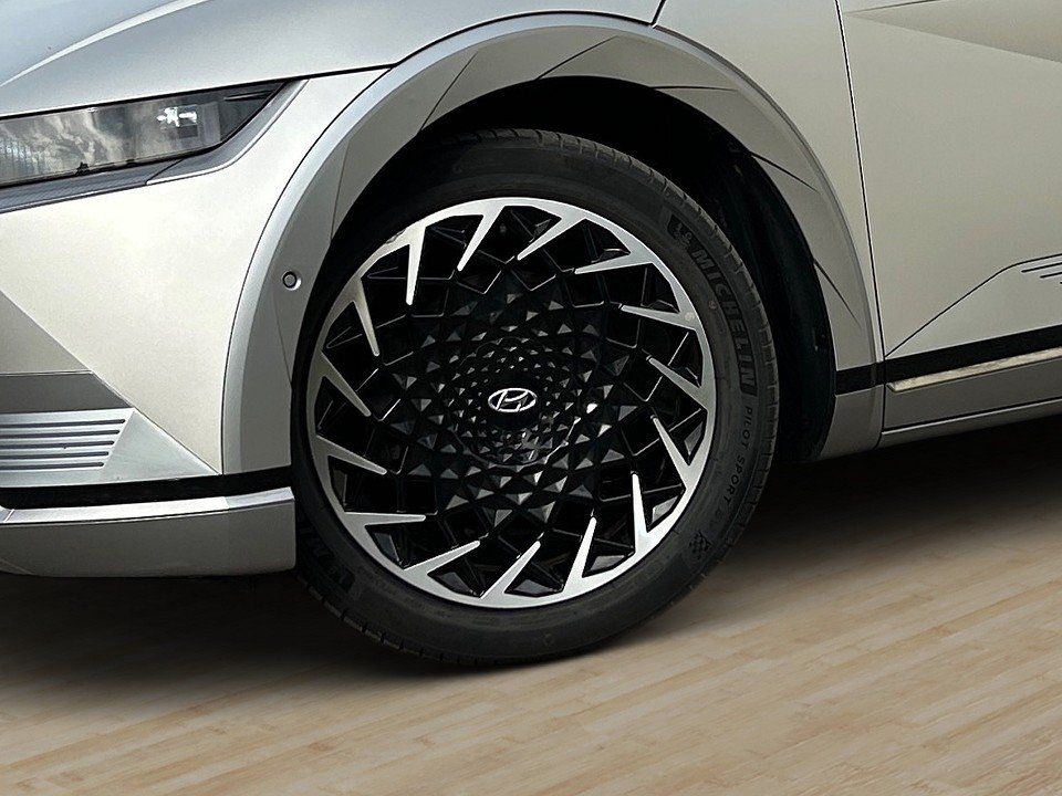 Fahrzeugabbildung Hyundai IONIQ 5 4WD 72kWh UNIQ VOLL SOLARDACH+RELAX+20A