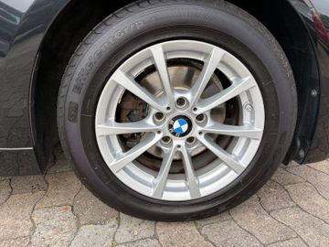 Fahrzeugabbildung BMW 318d Touring Advantage Aut. Navi PDC LED SHZ uvm