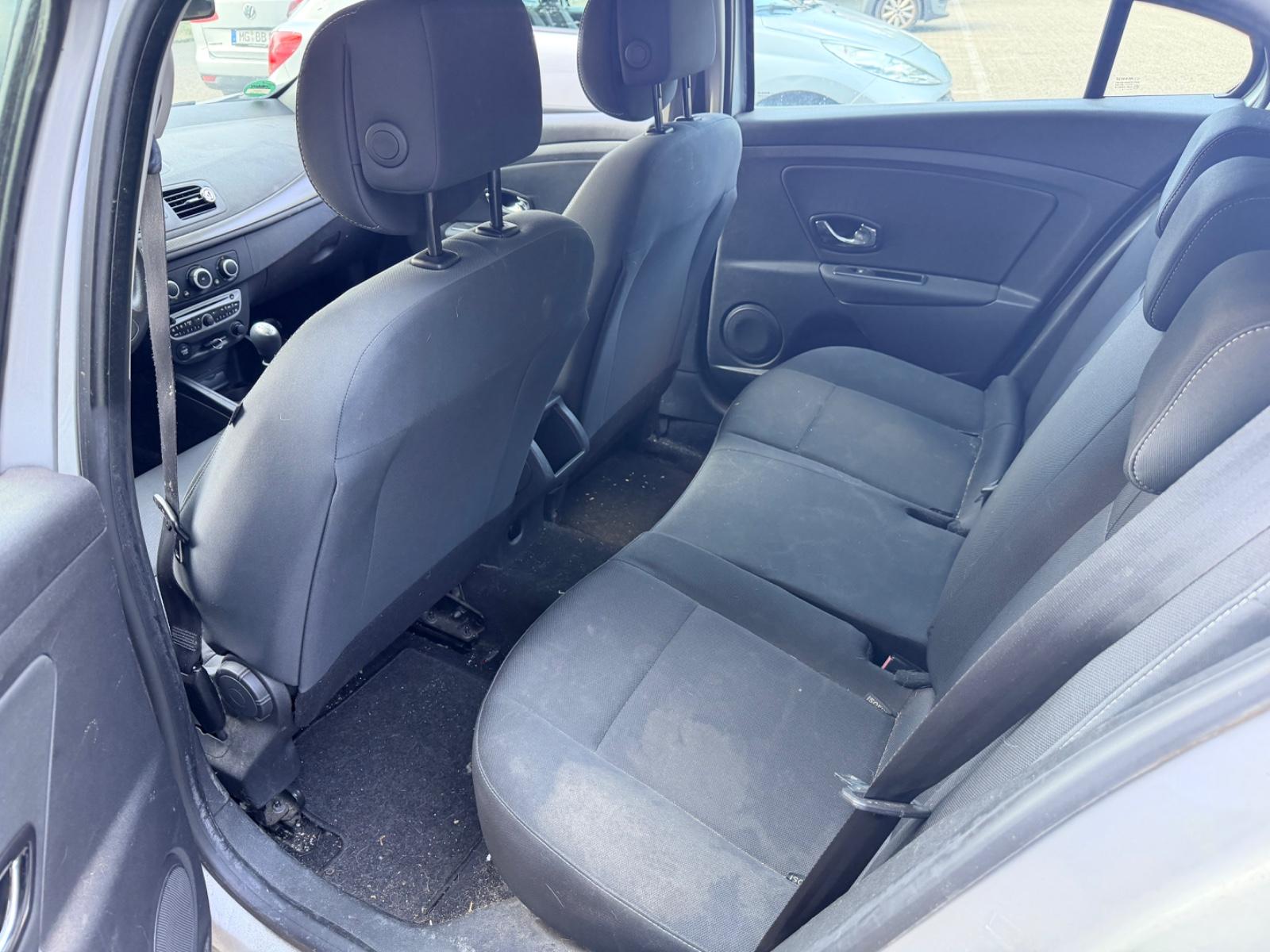 Renault Megane 2012 — photo 11