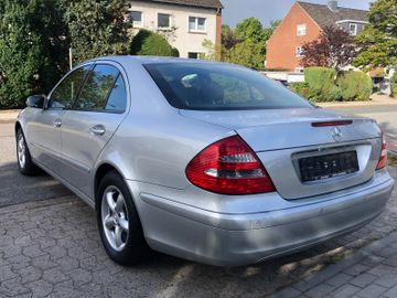 Mercedes E 200 - 3