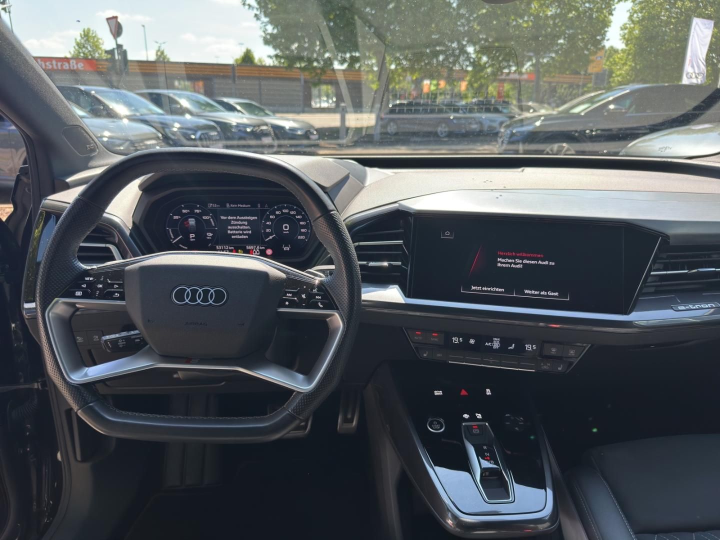Fahrzeugabbildung Audi Q4 Sportback e-tron 50 quattro, S Line, Pano, As