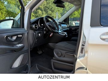 Mercedes V 220 - 9
