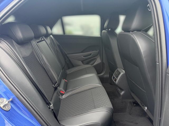 T-Roc R-Line 1.5 l eTSI Navi Area View Apple Car