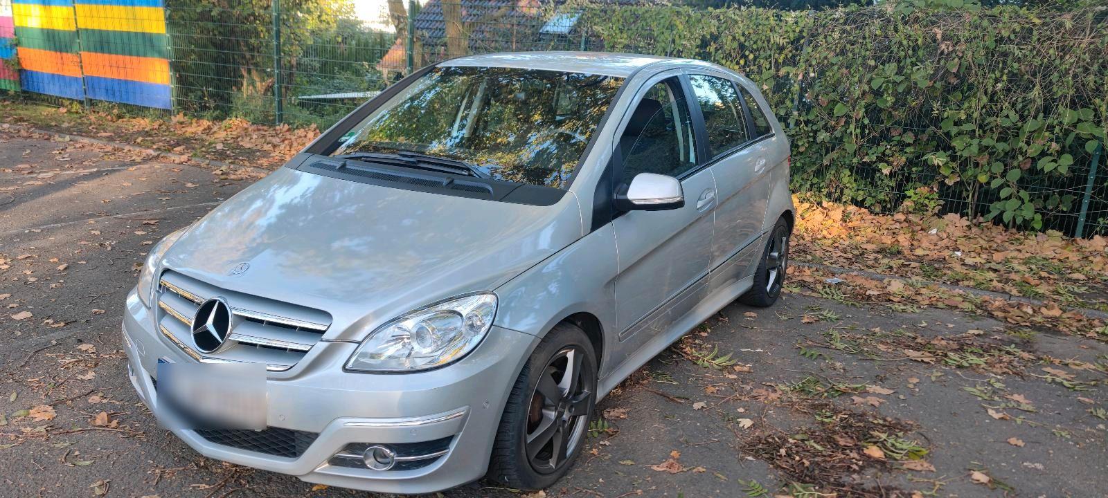 Mercedes-Benz B 180