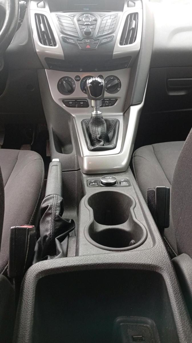 Ford Focus 2013 — photo 9