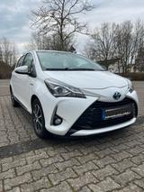 Toyota Yaris 1,5-l-VVT-i Hybrid CVT - - Toyota Yaris Gebrauchtwagen in Köln
