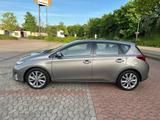 Toyota Auris Hybrid Comfort 1,8-l-VVT-i Comfort - Toyota Auris von privat