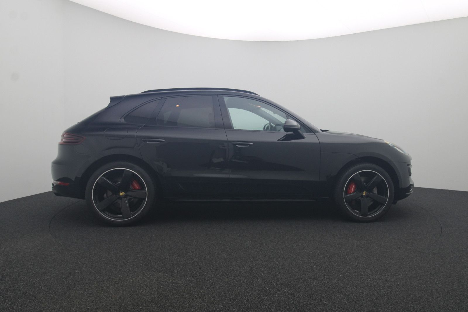 Fahrzeugabbildung Porsche Macan Turbo Performance-Paket Sport-Paket Luft