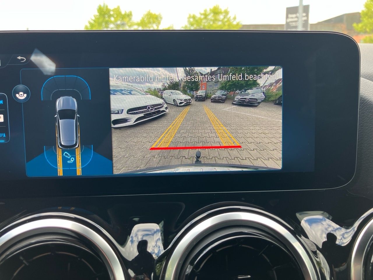 Fahrzeugabbildung Mercedes-Benz GLA 200 d AHK+MULTIBEAM+EL.HECKKL+KAMERA+SHZ+