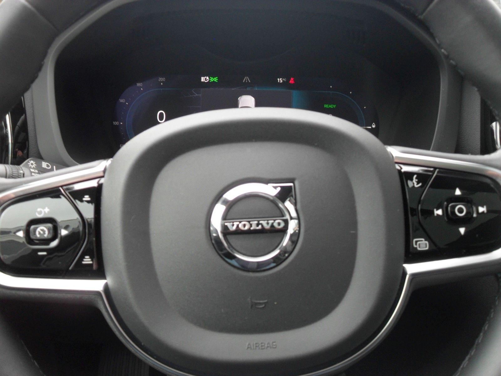 Fahrzeugabbildung Volvo XC60 T6 Plus Dark | AWD | 21er | Licht