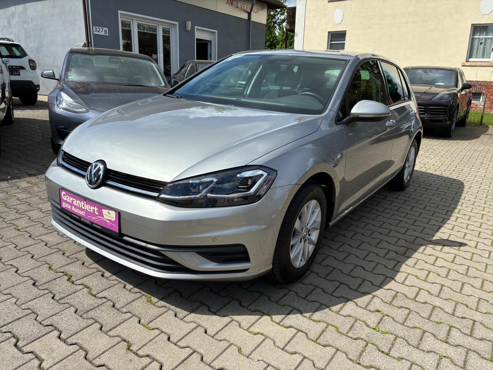 Volkswagen Golf VII Lim. BMT/Start-Stopp / LED / Tempo.