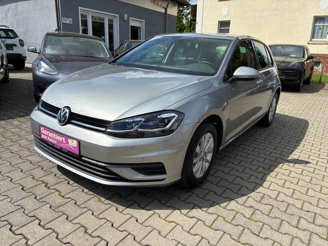 VW Golf VII Lim. BMT/Start-Stopp / LED / Tempo.