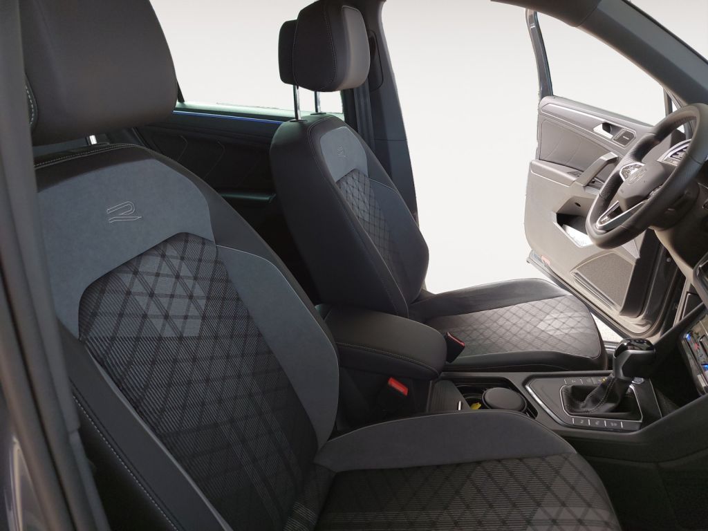 Fahrzeugabbildung Volkswagen Tiguan 1.5 TSI DSG R-Line AHZV Standheizung