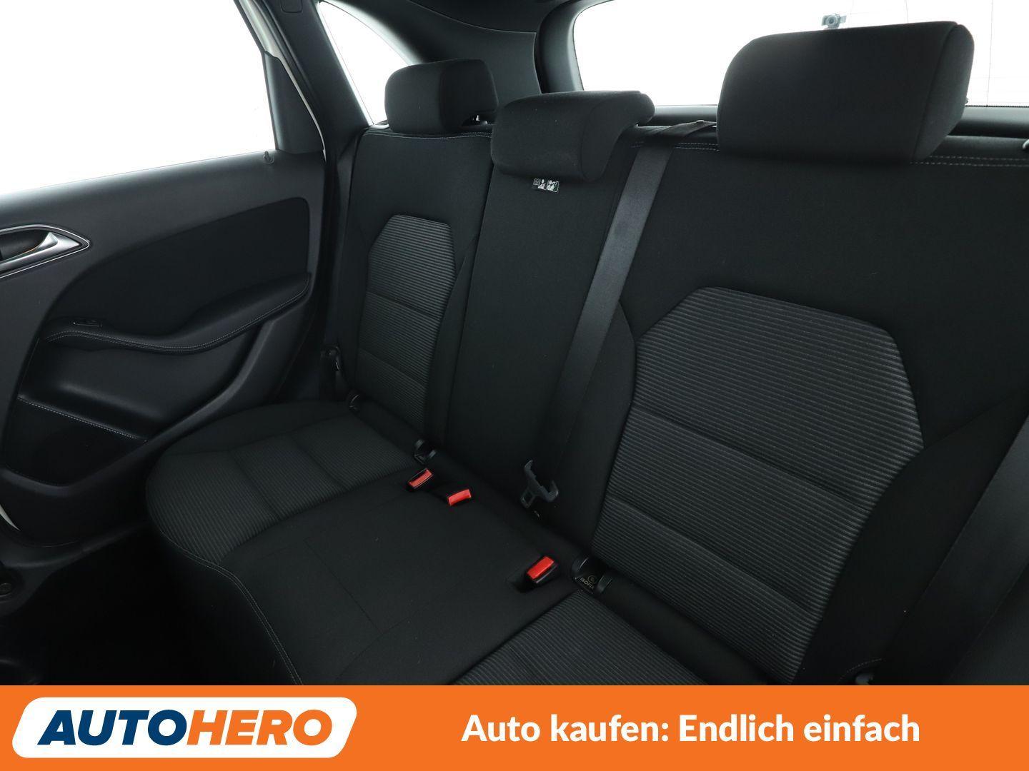Mercedes-Benz B 180 Style *NAVI*TEMPO*PDC*SHZ*
