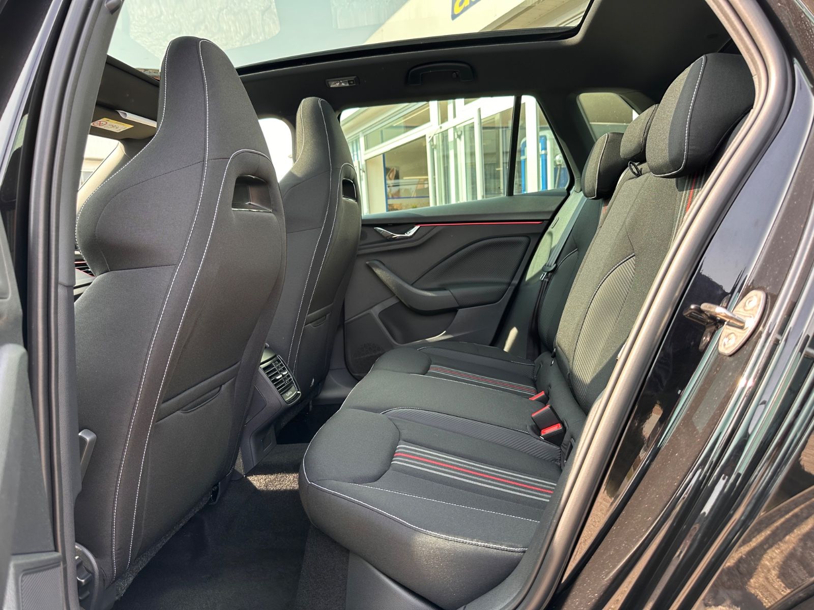 Fahrzeugabbildung SKODA Kamiq Monte Carlo 1.5 TSI DSG MATRIX/AHK/ACC/Pan