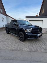 Dodge RAM 1500 Sport Crew Cab 5.7L Hemi - gebrauchte Dodge RAM aus dem Jahr 2015
