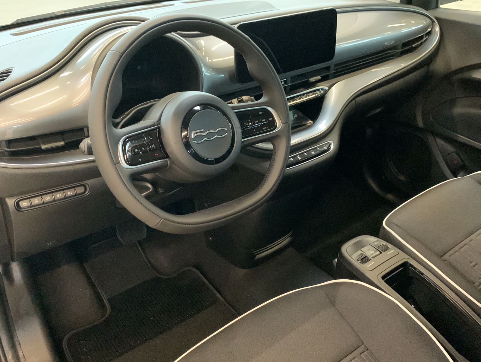 Fiat 500e 42kWh|SHZ|PDCvorne&hinten|KAMERA|Keyless imagem 2