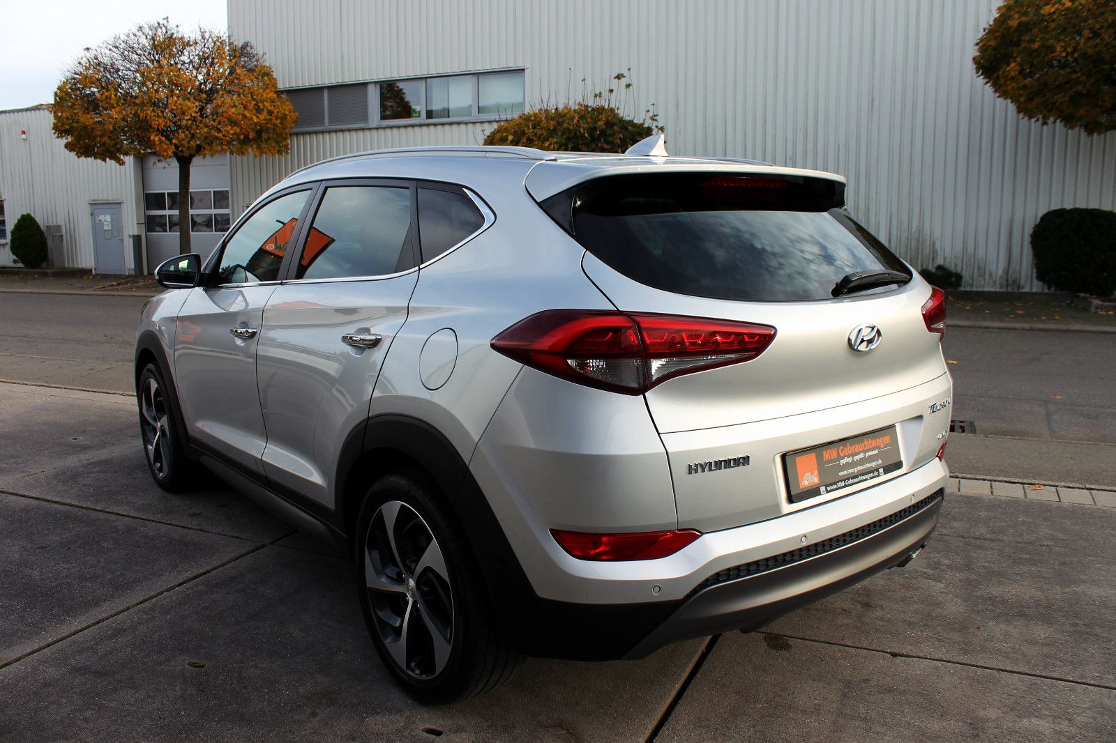 Fahrzeugabbildung Hyundai Tucson 1.6 Turbo Premium 4WD LED SHZ AHK KAM BT