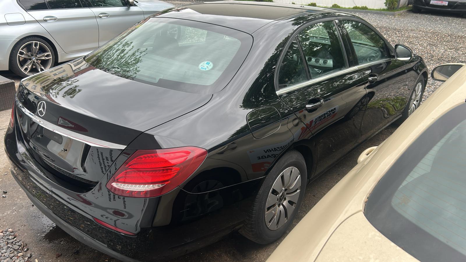 Mercedes-Benz E 200 d 9G-Tronic "LED/1.HAND/MOTORSCHADEN"
