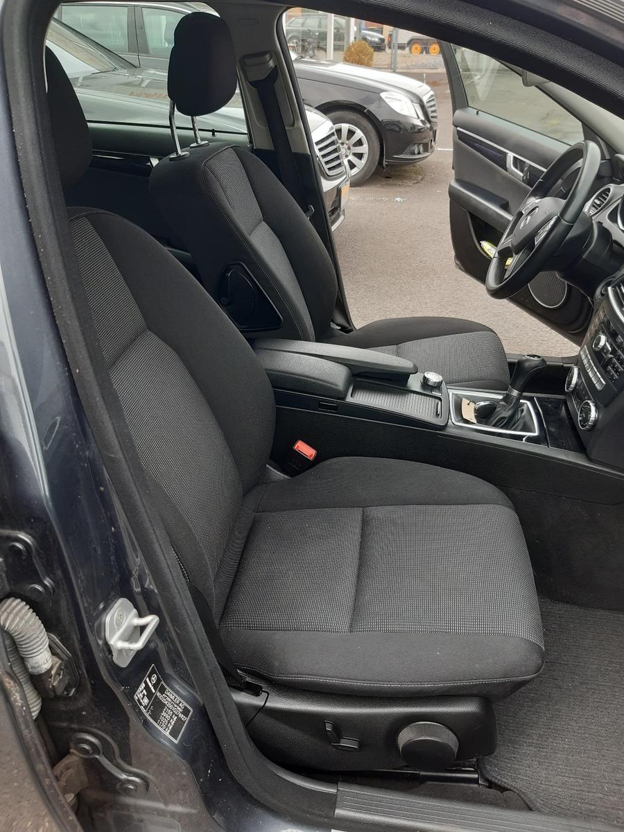 Mercedes-Benz C180 2014 — photo 10
