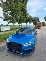 Audi RS3 Limousine Arablau 2.5 TFSI S tronic quattro - blaue Audi RS3