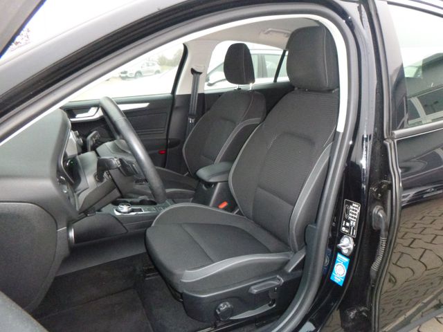 Fahrzeugabbildung Ford Focus 1,5 EcoBoost Lim >AUT/NAVI/Sitzheiz/PDC<