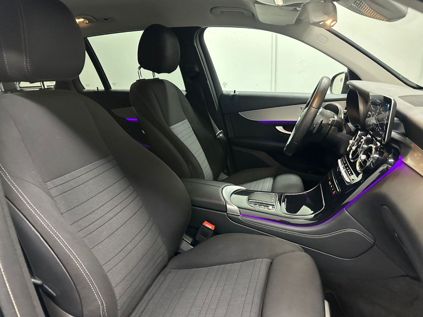 Fahrzeugabbildung Mercedes-Benz GLC 300 e 4MATIC Autom. *NIGHT*LED*AHK*