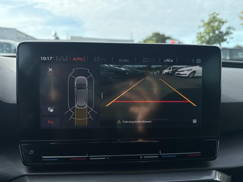 Cupra Leon VZ DCC 4DRIVE ACC LED RKam ParkLenk Nav SHZ